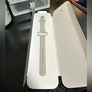 New in Box, Apple Watch Band, Starlight sport band 41 mm